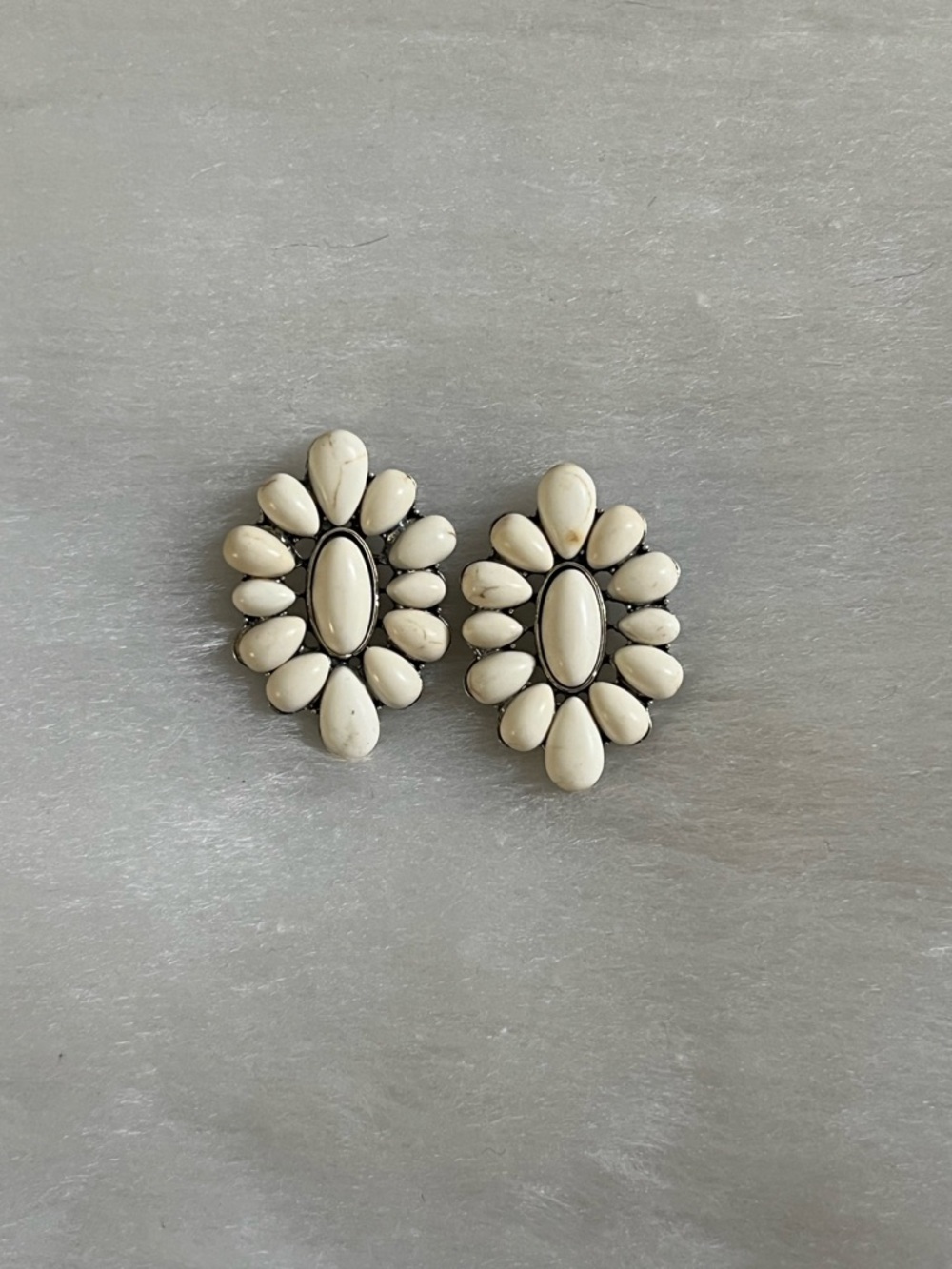 Cream Floral Cluster Earrings - Unbranded Women’s Jewelry